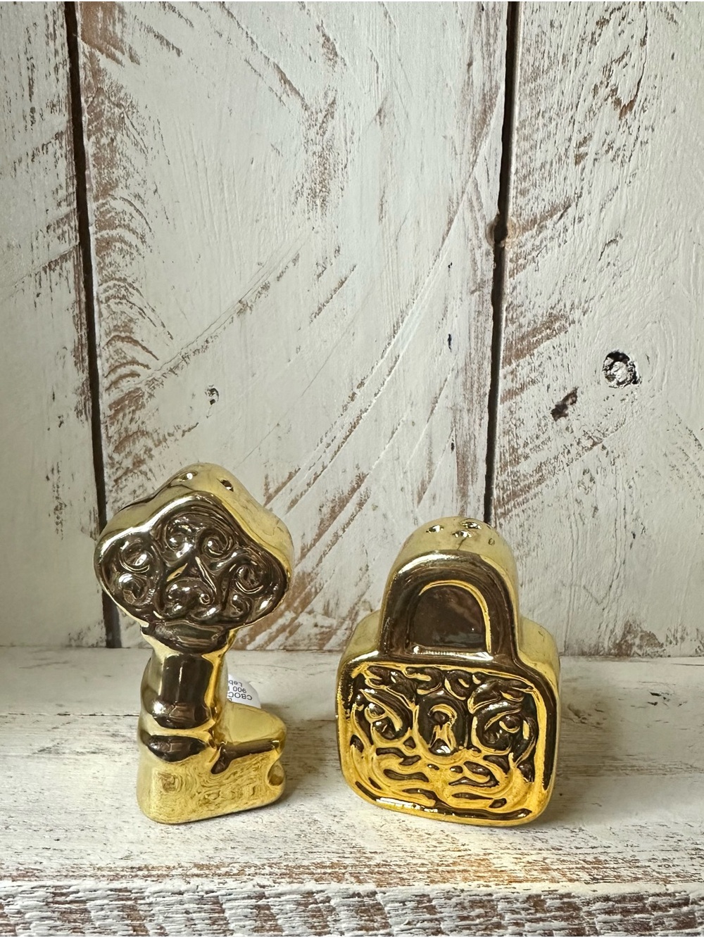 Cracker Barrel Gold Lock & Key Mini Salt and Pepper Shaker Set